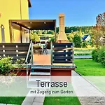 Prázdninový dům Mit Whirlpool, Garten Und Grosser Terrasse Ruhig Privat Herbstein