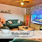 Prázdninový dům Mit Whirlpool, Garten Und Grosser Terrasse Ruhig Privat Herbstein