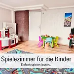 Mit Whirlpool, Garten Und Grosser Terrasse Ruhig Privat *