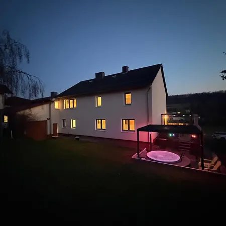 Prázdninový dům Mit Whirlpool, Garten Und Grosser Terrasse Ruhig Privat *