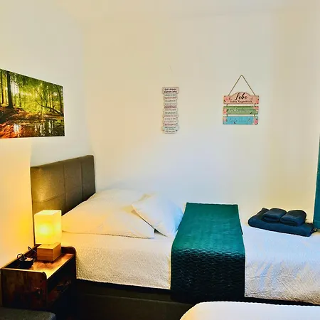 بيت للعطل Mit Whirlpool, Garten Und Grosser Terrasse Ruhig Privat