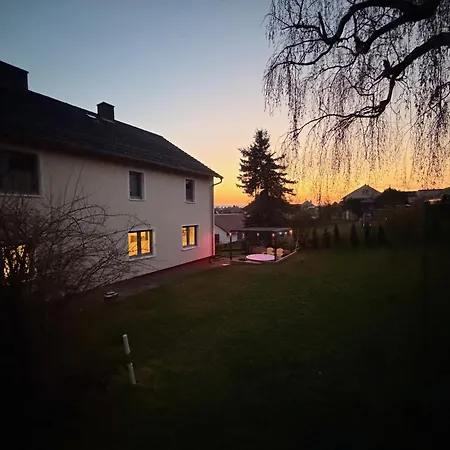 Mit Whirlpool, Garten Und Grosser Terrasse Ruhig Privat بيت للعطل *