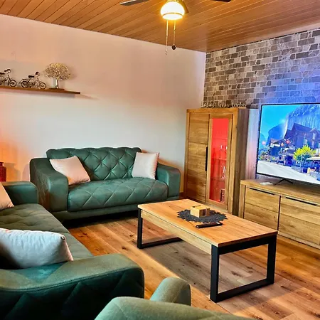 Mit Whirlpool, Garten Und Grosser Terrasse Ruhig Privat