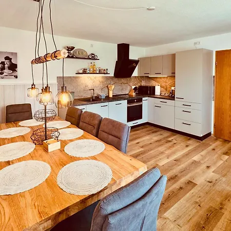 Mit Whirlpool, Garten Und Grosser Terrasse Ruhig Privat Holiday home