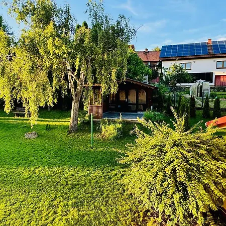 Mit Whirlpool, Garten Und Grosser Terrasse Ruhig Privat بيت للعطل *