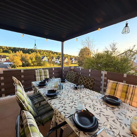 Mit Whirlpool, Garten Und Grosser Terrasse Ruhig Privat بيت للعطل *